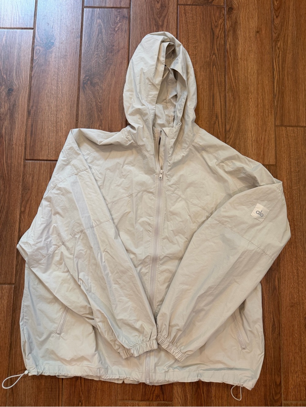 ALO Yoga men’s Hooded Light Gray Rain Jacket / xl